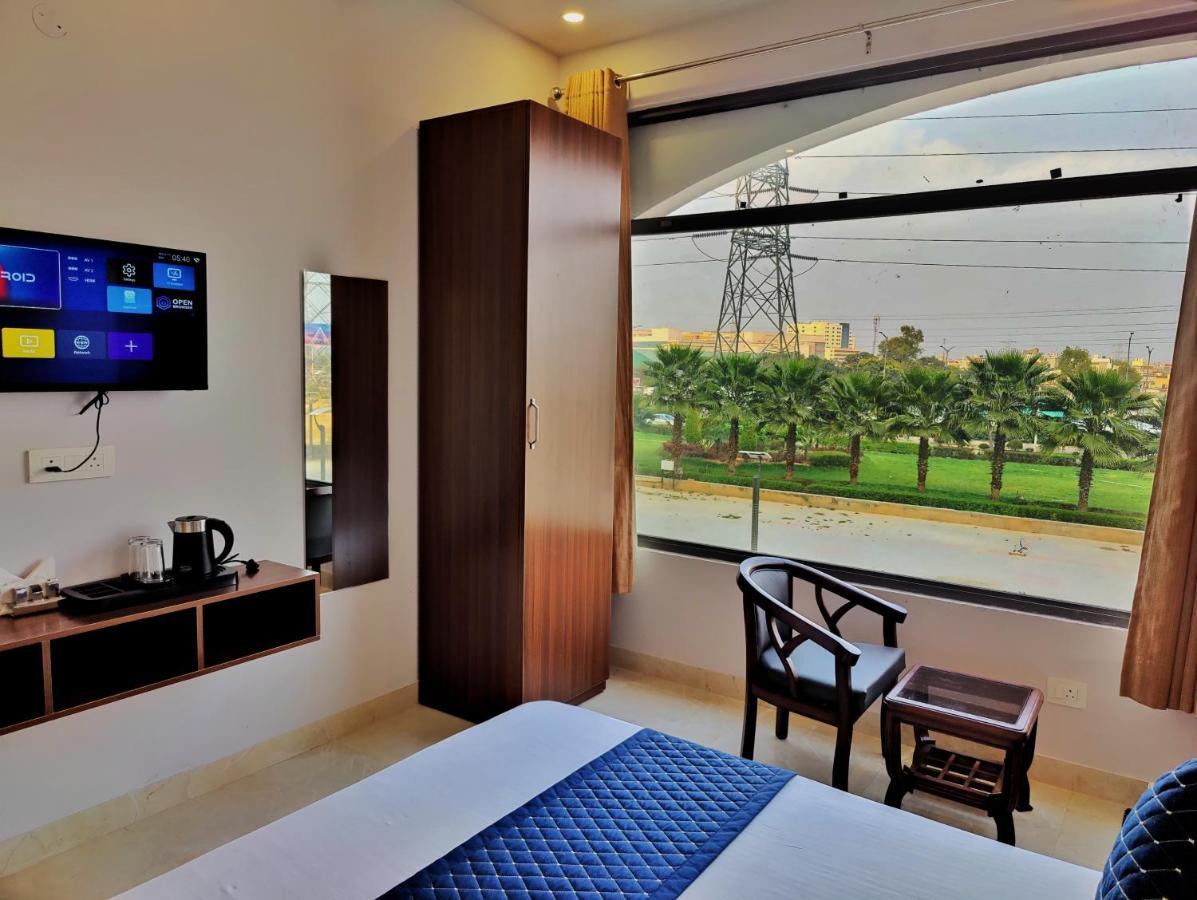 Hotel Park Hills Mohali Buitenkant foto